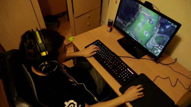 How League of Legends Is Teaching High School Teens the Values of Sportsmanship